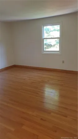 $2,200 | 38 Landin Street, Unit 2, Woodbridge, CT 06525