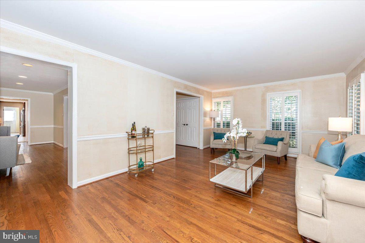10 Megans Court Olney, MD 20832 - Photo 3 of 47 a living room with furniture and a wooden floor