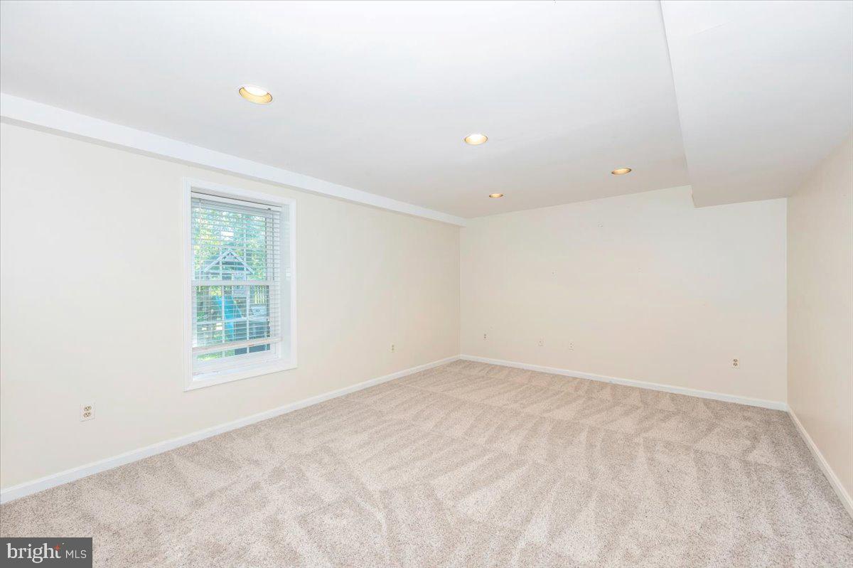 10 Megans Court Olney, MD 20832 - Photo 35 of 47 an empty room with a window
