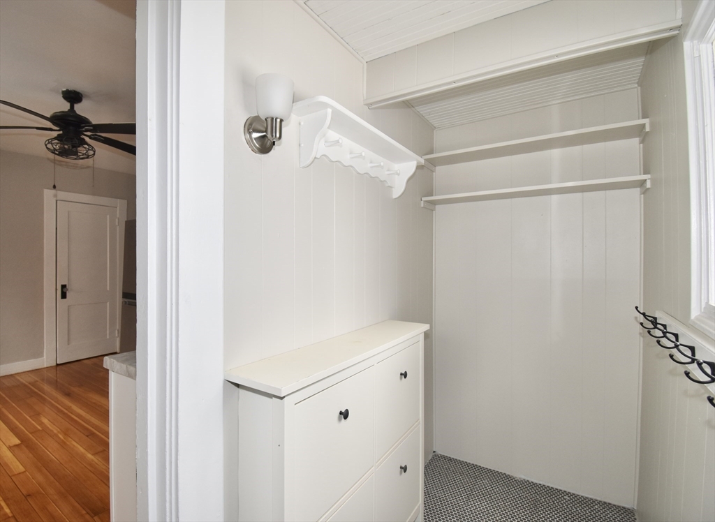 34 Castle Street Springfield, MA 01118 - Photo 23 of 39