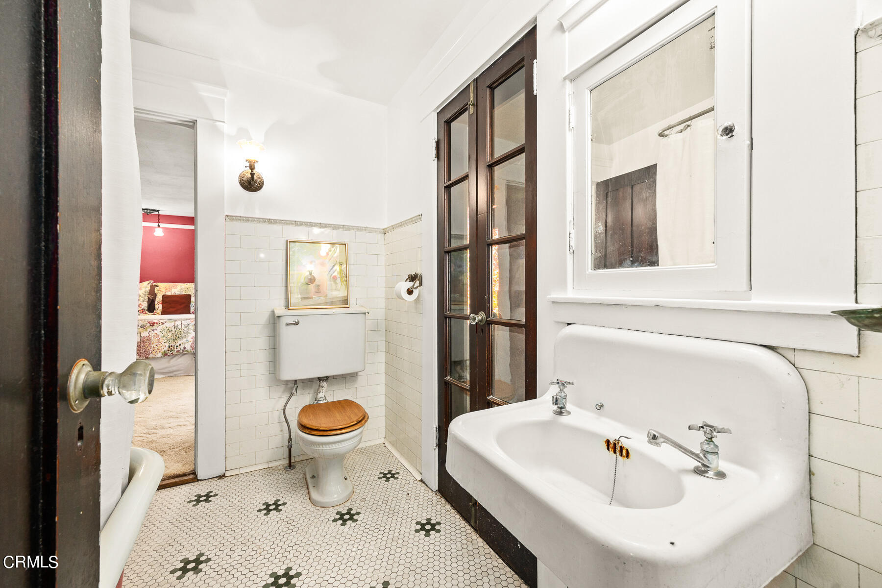 310 Congress Place Pasadena, CA 91105 - Photo 15 of 23 a bathroom with a sink toilet and shower