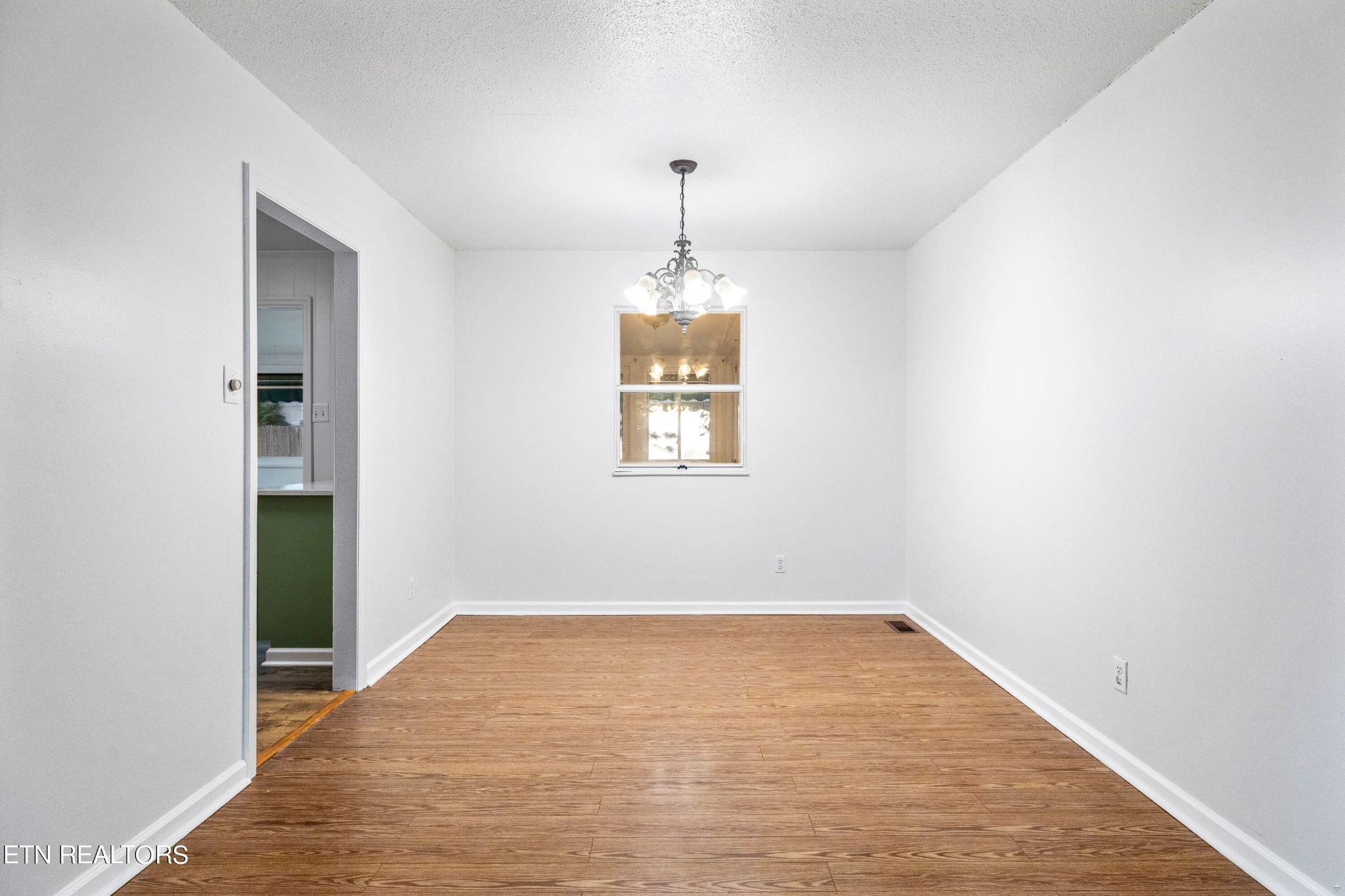 423 Kendall Road Knoxville, TN 37919 - Photo 4 of 21 Gallery Image 4