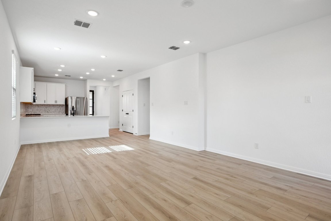 300 Leander Road Georgetown, TX 78626 - Photo 8 of 36