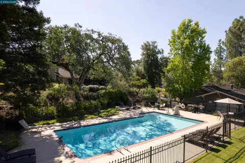 $1,275,000 | 850 Acorn Way, Napa, CA 94558