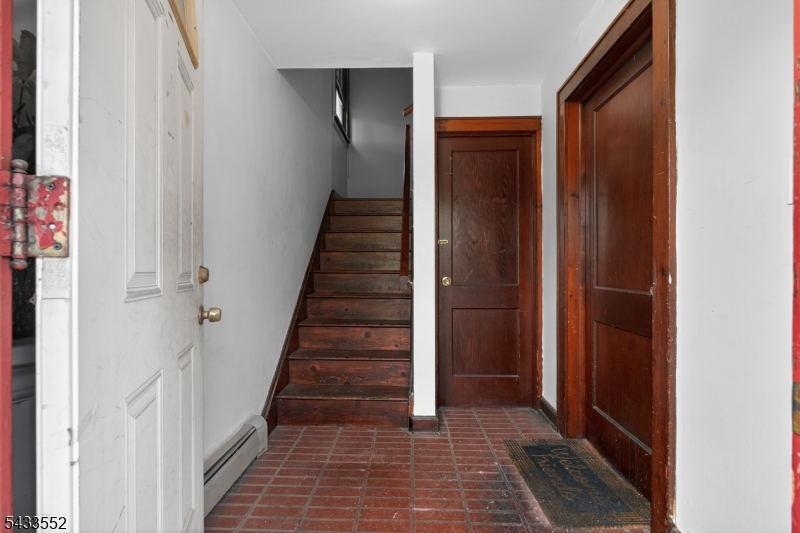 1231 Union Street Linden, NJ 07036 - Photo 4 of 32