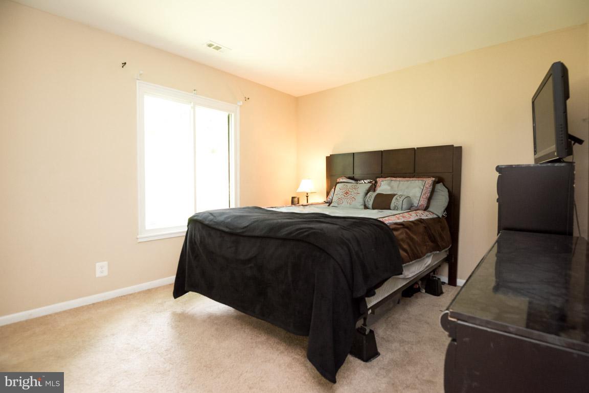 14943 Hydrus Road Silver Spring, MD 20906 - Photo 24 of 27 Bedroom