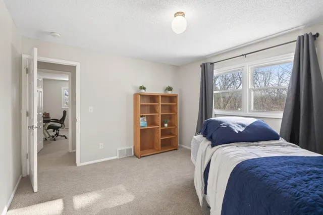 $899,900 | 21851 Calmor Avenue, Prior Lake, MN 55372