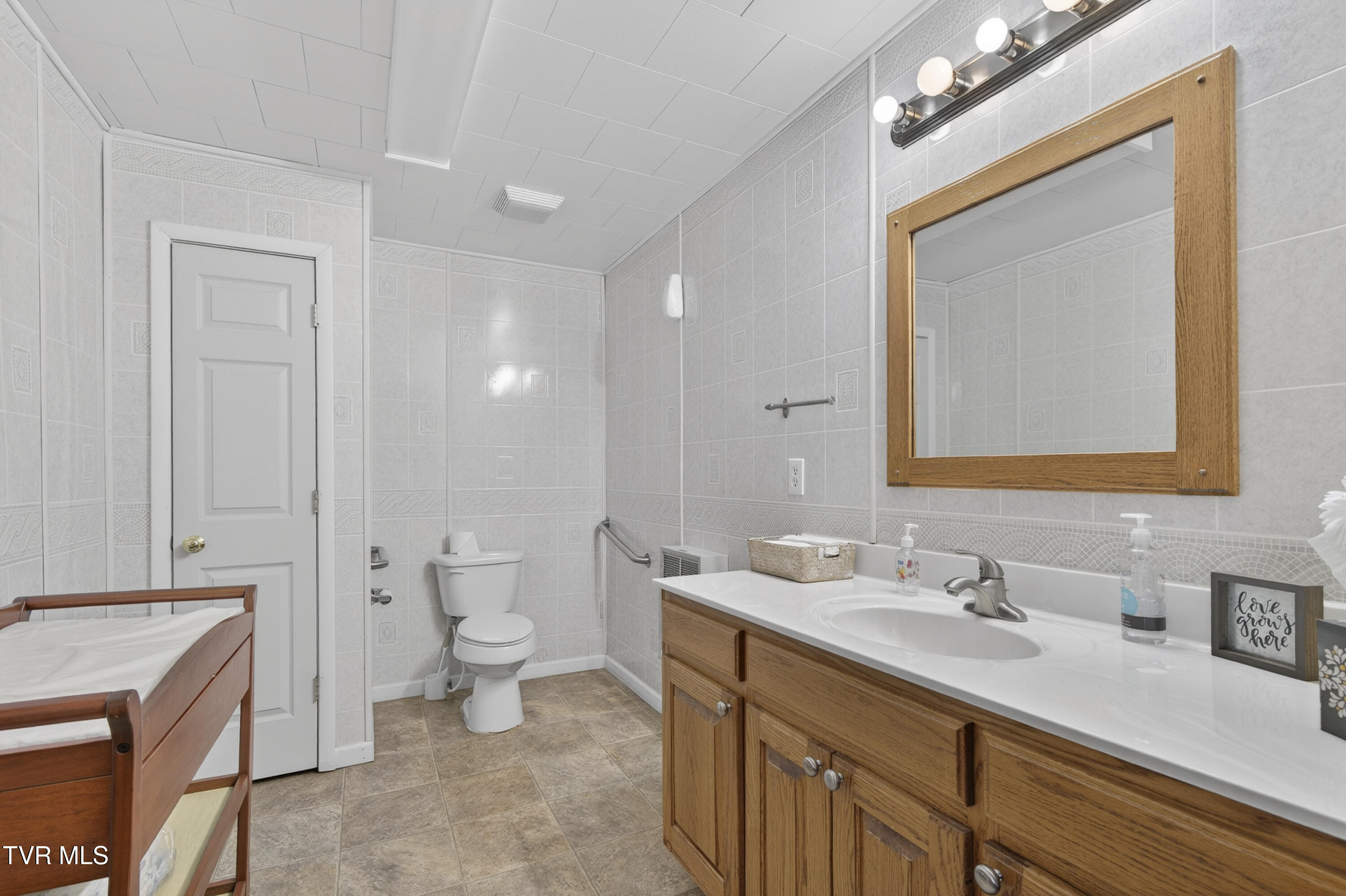 302 Crescent Drive Glade Spring, VA 24340 - Photo 21 of 24 302-Crescent-Dr-Glade-Spring-VA Matt-Smi