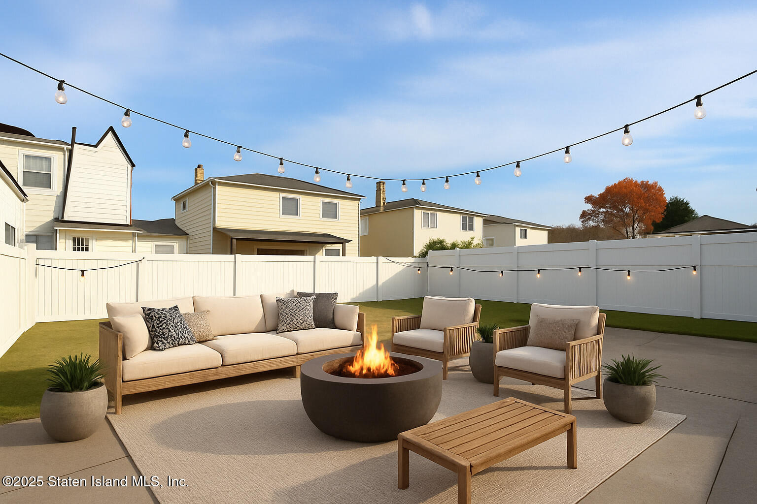 281 Arlene Street Staten Island, NY 10314 - Photo 34 of 42 a living room with furniture and a large window