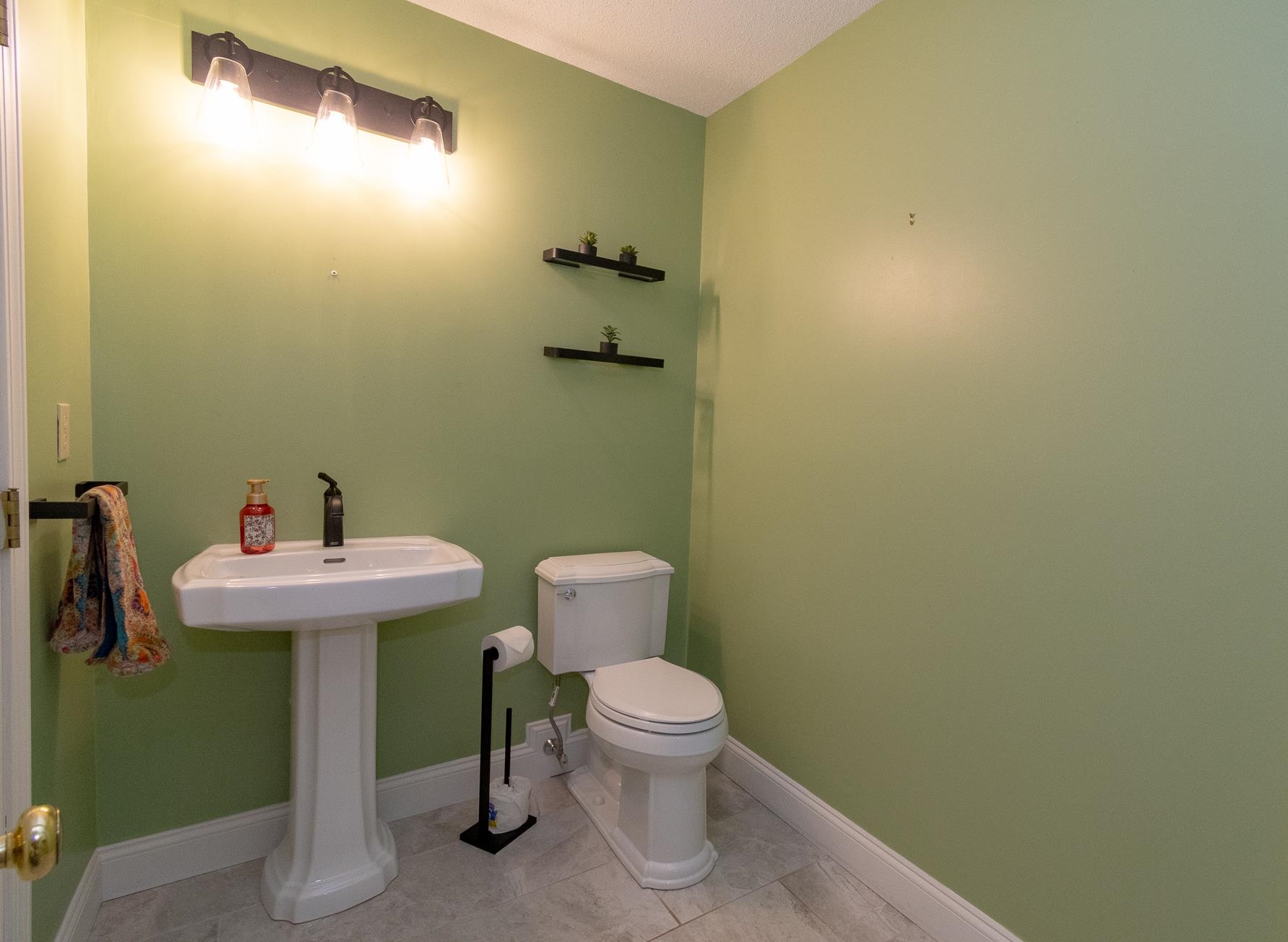 152 Straw Hill Road Manchester, NH 03104 - Photo 22 of 40