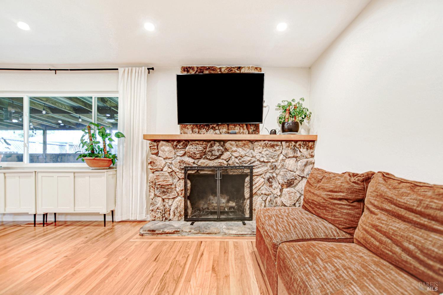 2236 Mission Boulevard Santa Rosa, CA 95409 - Photo 8 of 44