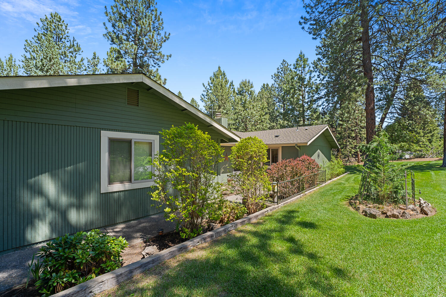 20434 Mainline Road Bend, OR 97702 - Photo 45 of 46 45