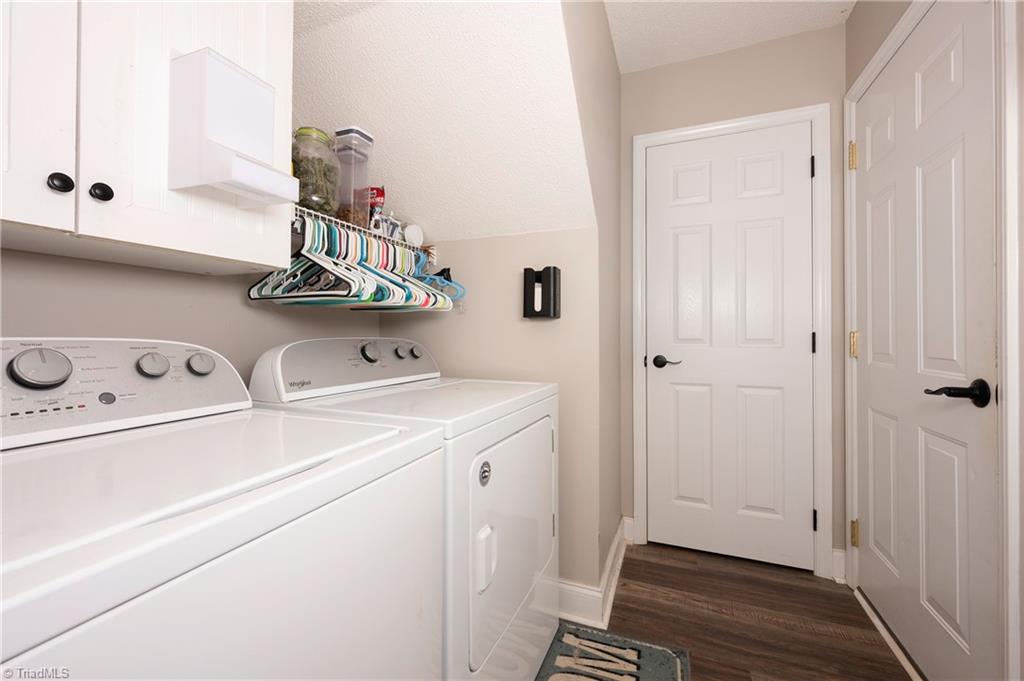 5870 Ferntree Court Pfafftown, NC 27040 - Photo 15 of 28 Laundry on main level