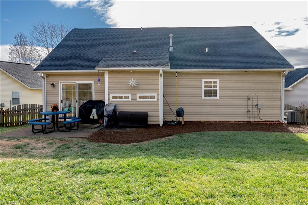 5870 Ferntree Court Pfafftown, NC 27040 - Photo 24 of 28