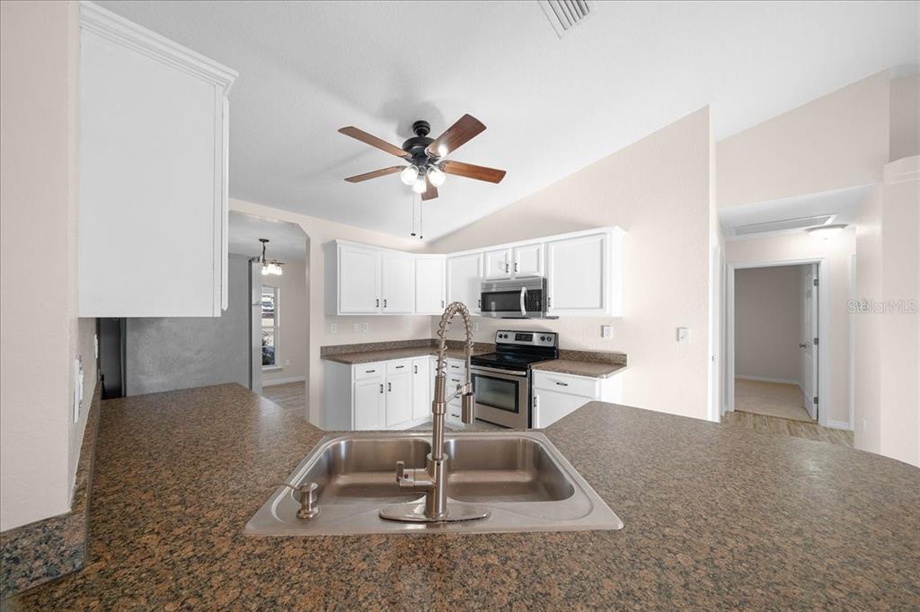 12205 Southeast 100th Court Belleview, FL 34420 - Photo 42 of 73