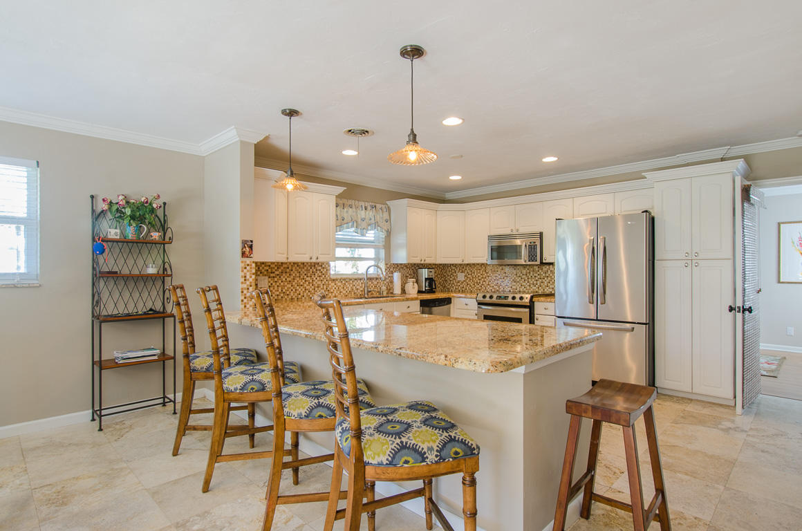 642 Southwest 5th Street Boca Raton, FL 33486 - Photo 12 of 39 642 SW 5 Street 72p-136
