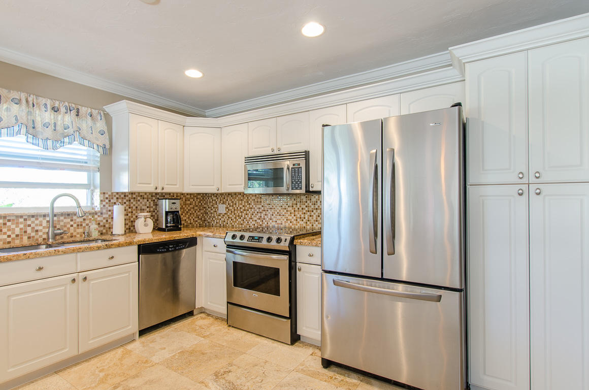 642 Southwest 5th Street Boca Raton, FL 33486 - Photo 9 of 39 642 SW 5 Street 72p-131