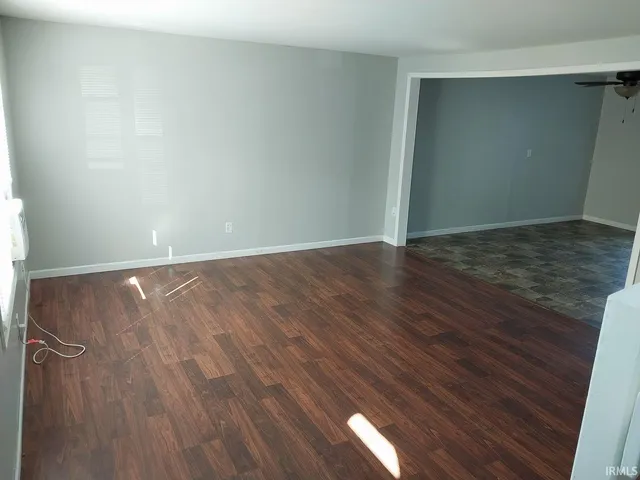 $950 | 127 West Jackson Street, Unit 22 22, Galveston, IN 46932