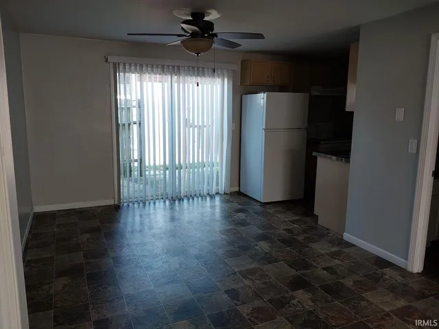 $950 | 127 West Jackson Street, Unit 22 22, Galveston, IN 46932