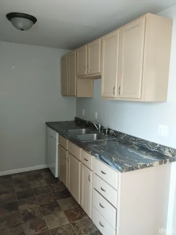 $950 | 127 West Jackson Street, Unit 22 22, Galveston, IN 46932