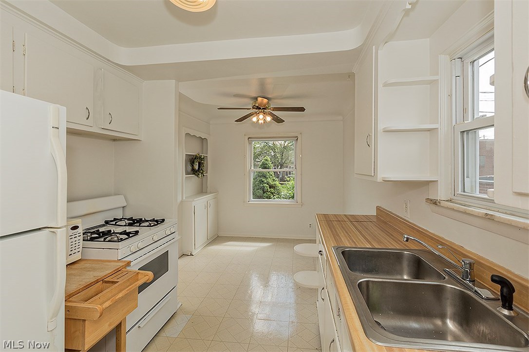 1458 Sunset Road Cleveland, OH 44124 - Photo 13 of 33