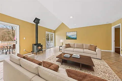 $825,000 | 172 Shields Road, Red Hook, NY 12571