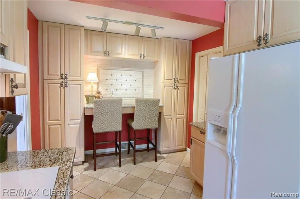6044 Worlington Road Bloomfield Hills, MI 48301 - Photo 9 of 34