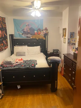 a bed room with a bed