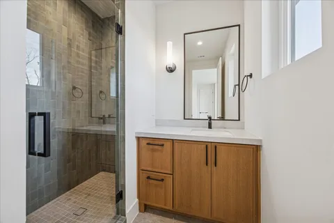 $1,395,000 | 107 East 24th Street, Houston, TX 77008