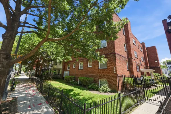 $325,000 | 526 Kenyon Street Northwest, Unit 204, Washington, DC 20010