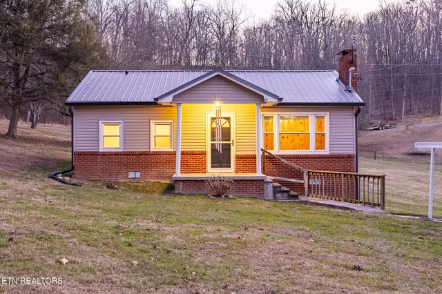 $240,500 | 8418 Coppock Road, Corryton, TN 37721