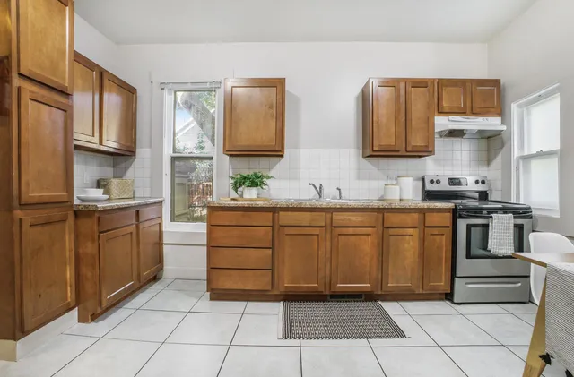 $2,100 | 311 Robey Place Southeast, Grand Rapids, MI 49506