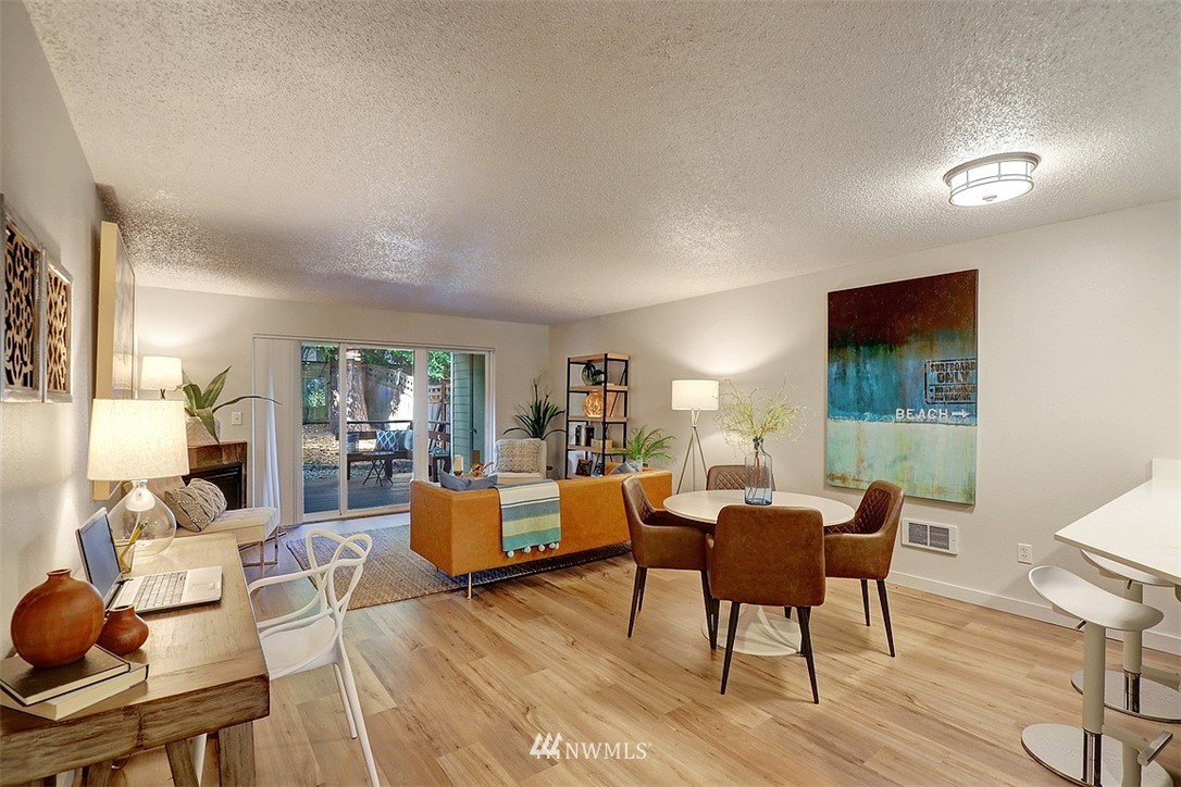 7811 218th Street Southwest, Unit 34 Edmonds, WA 98026 - Photo 3 of 20 Gallery Image 3