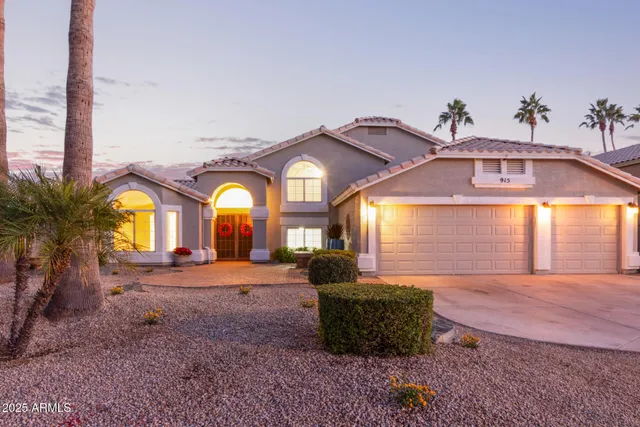 $1,275,000 | 915 West Grand Caymen Drive, Gilbert, AZ 85233