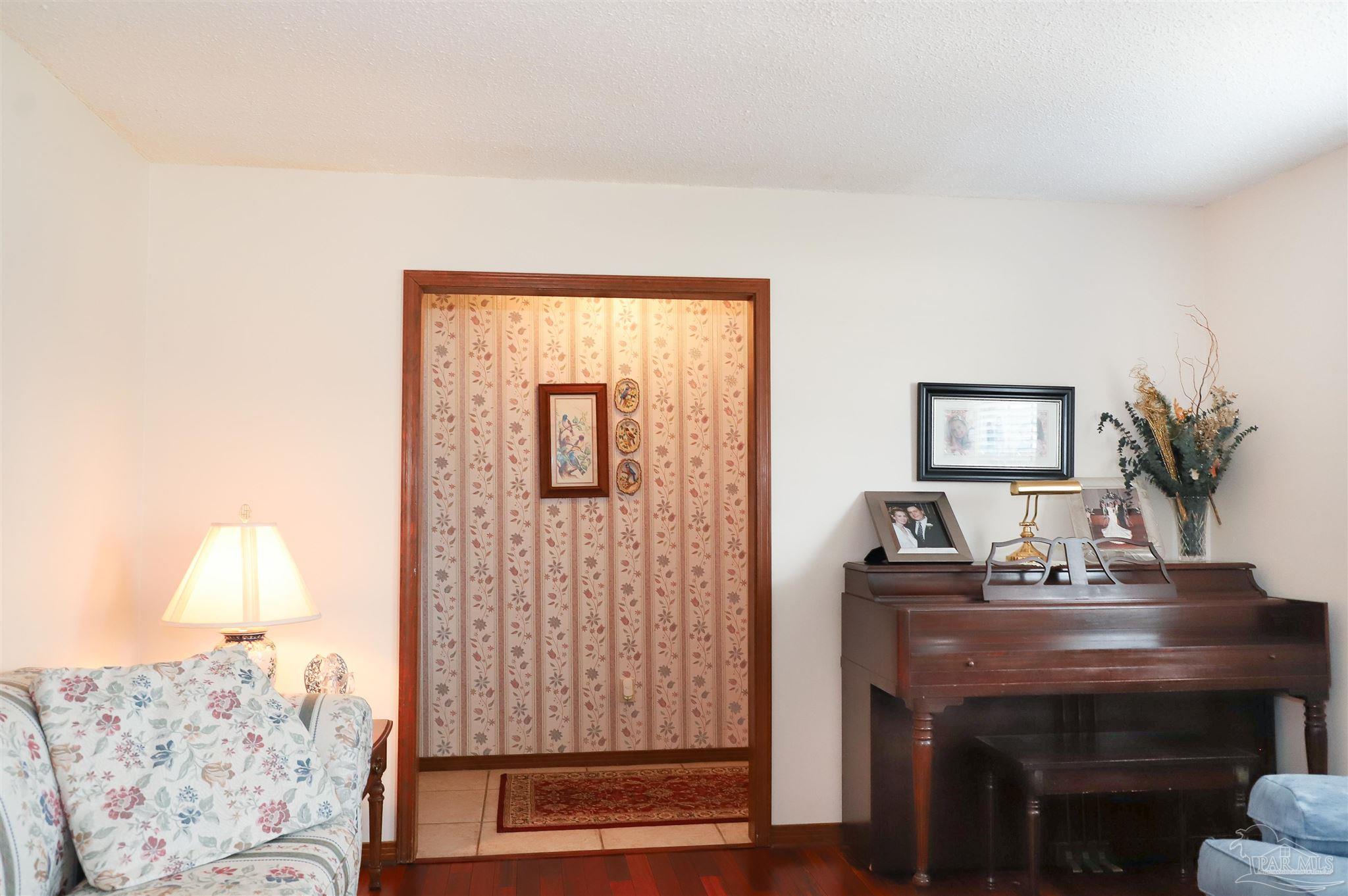 4175 April Road Pensacola, FL 32504 - Photo 8 of 42 Gallery Image 8