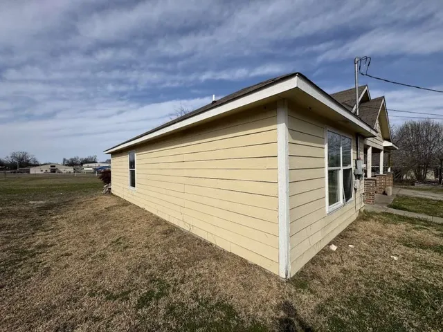 $119,999 | 1009 West Houston Street, Clarksville, TX 75426