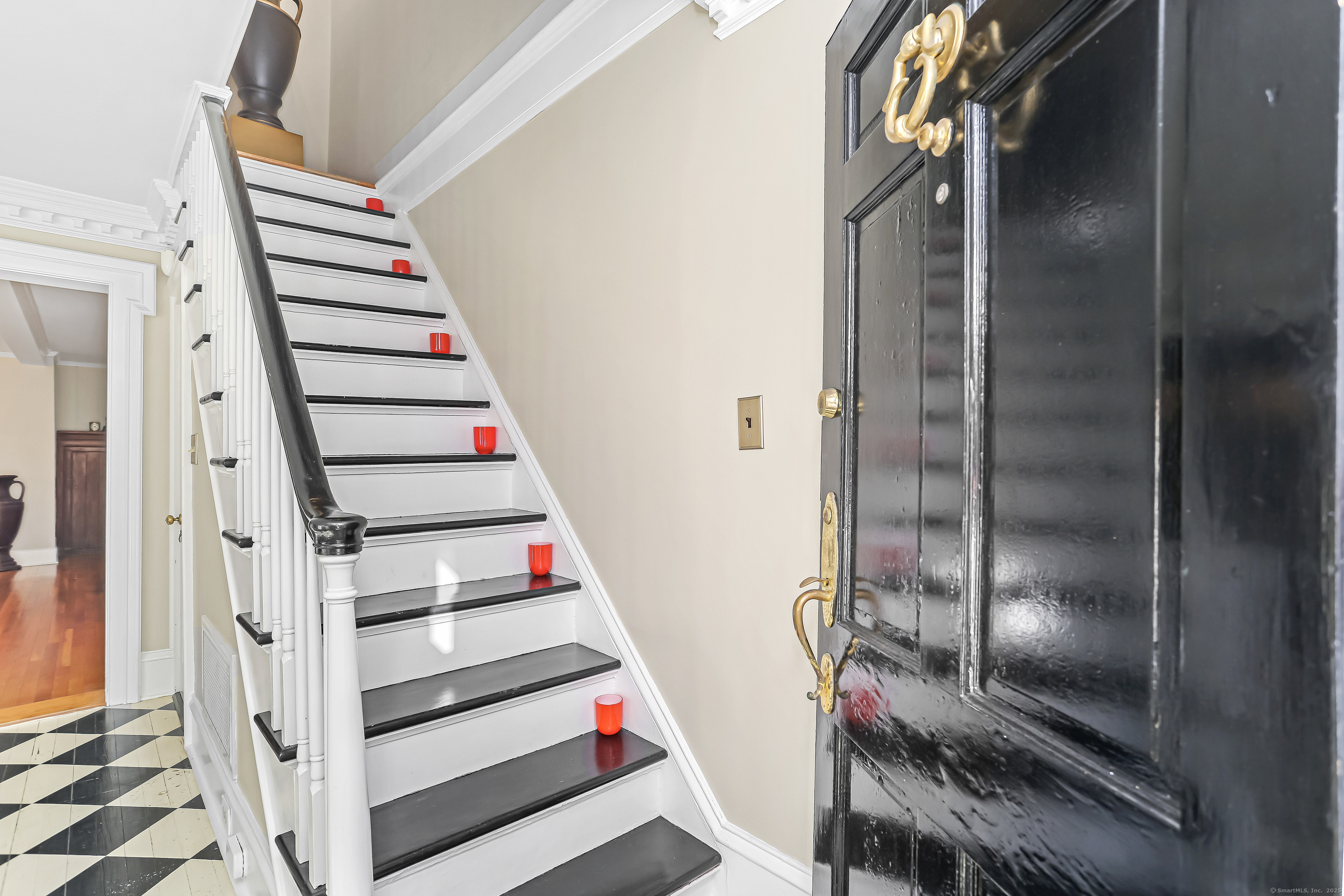 145 Lyons Plain Road Weston, CT 06883 - Photo 20 of 37