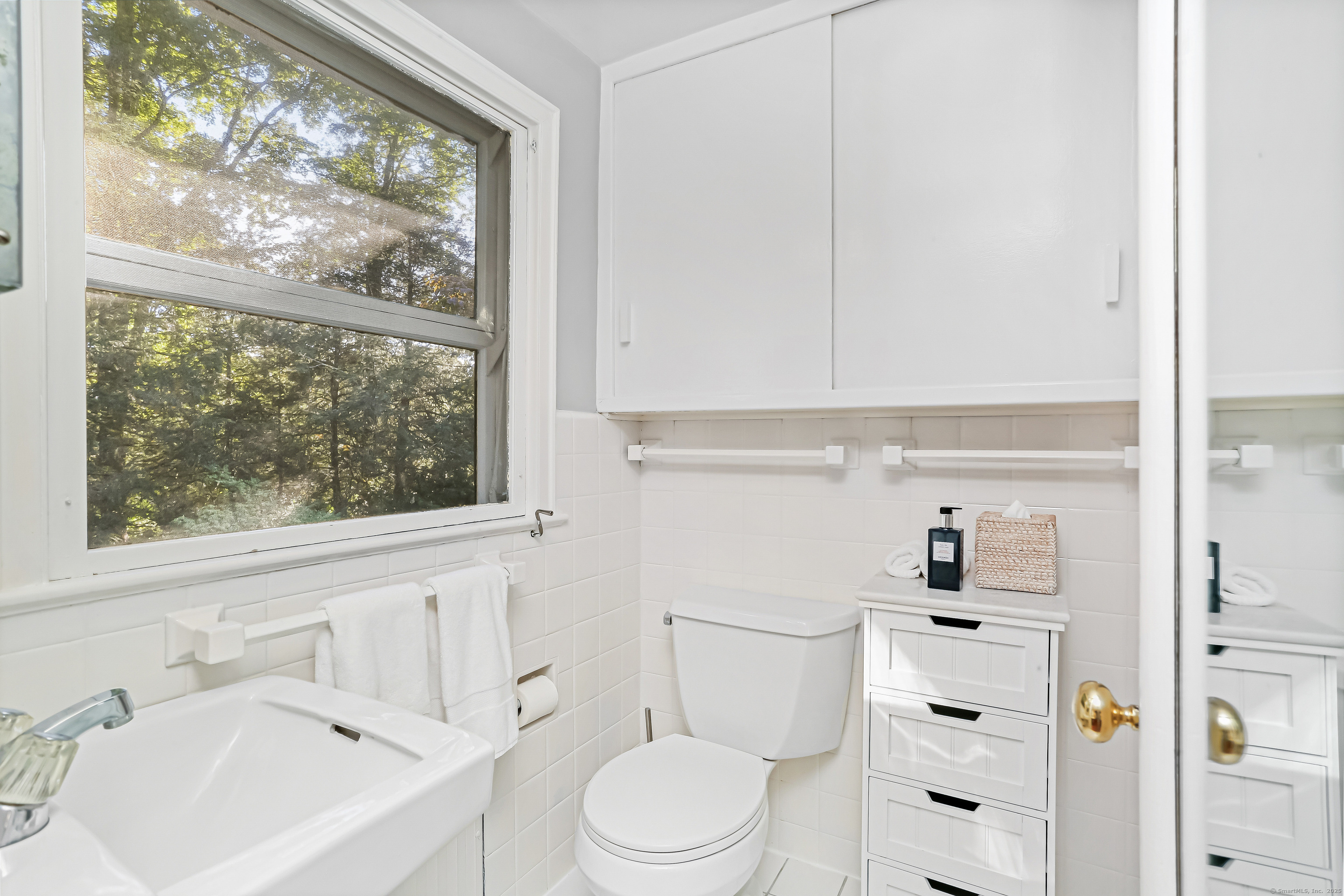 145 Lyons Plain Road Weston, CT 06883 - Photo 27 of 37