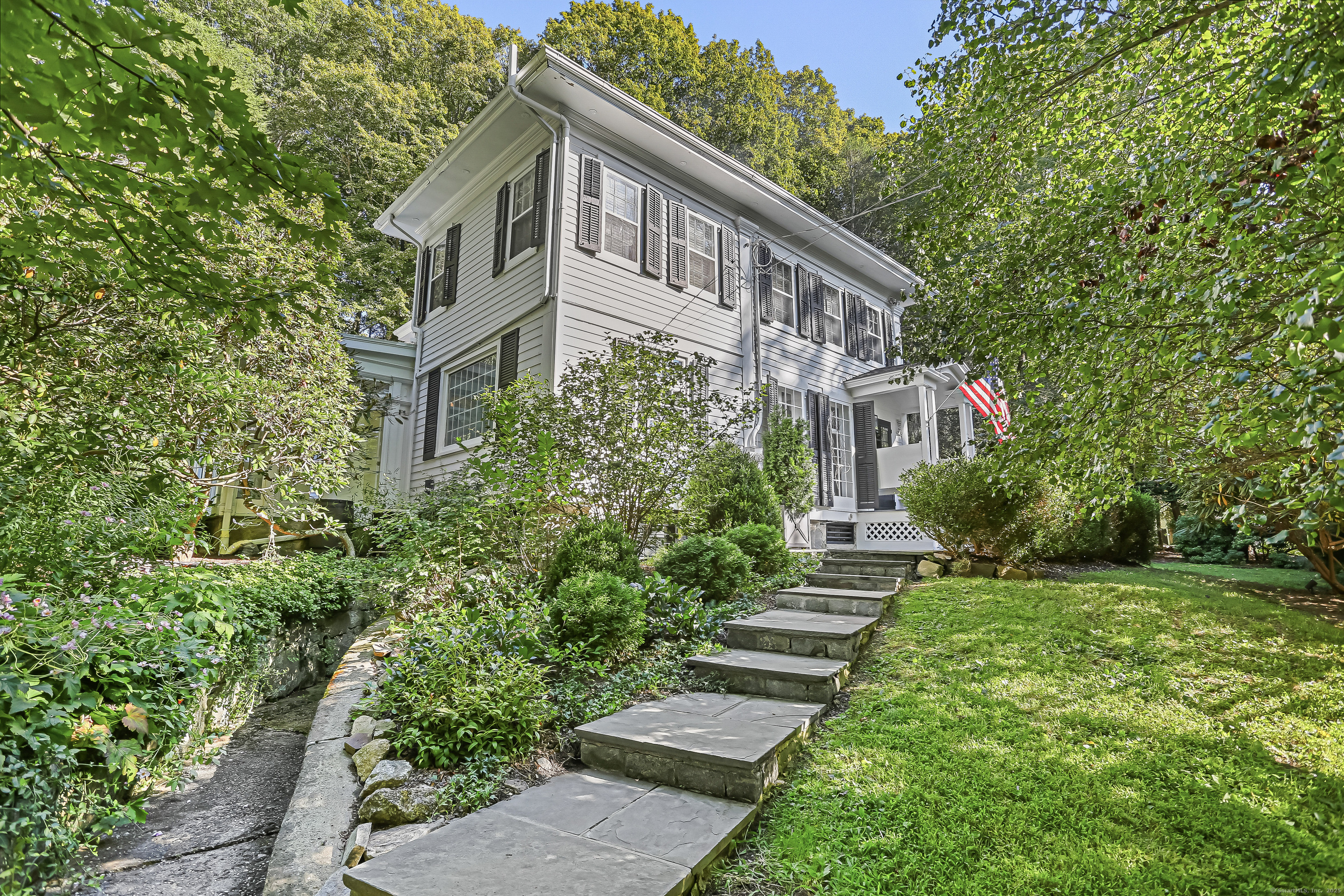 145 Lyons Plain Road Weston, CT 06883 - Photo 4 of 37