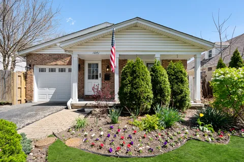 $550,000 | 1041 Forest Avenue, Deerfield, IL 60015