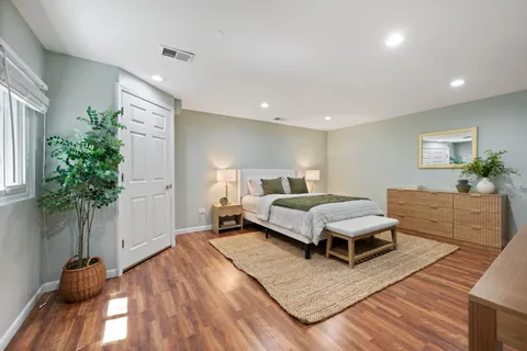 $550,000 | 1041 Forest Avenue, Deerfield, IL 60015