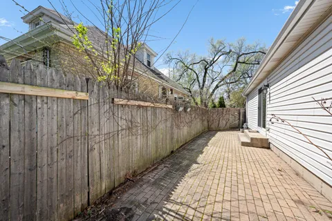 $550,000 | 1041 Forest Avenue, Deerfield, IL 60015