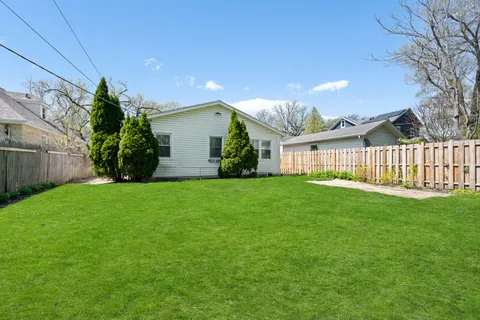 $550,000 | 1041 Forest Avenue, Deerfield, IL 60015