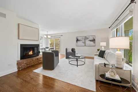 $550,000 | 1041 Forest Avenue, Deerfield, IL 60015