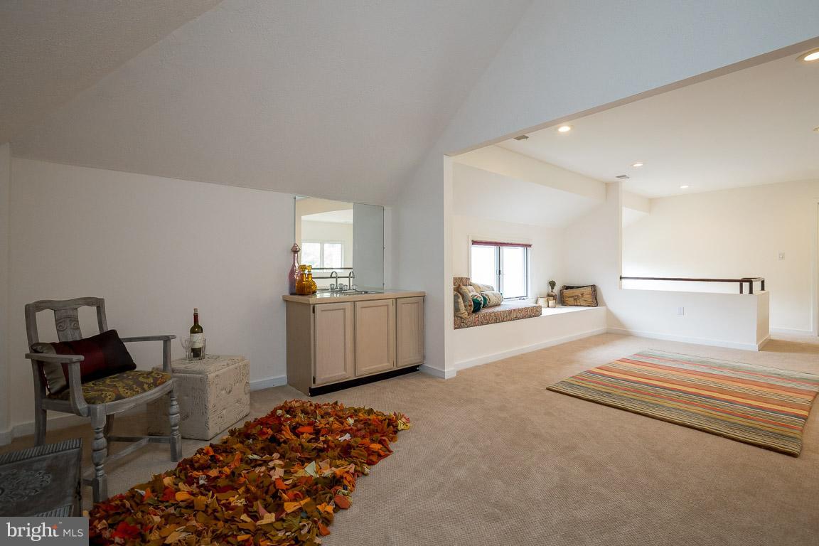 12019 North Walnut Branch Road Reston, VA 20194 - Photo 22 of 28 Loft