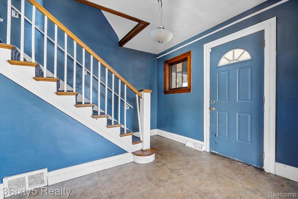 98 Leroy Street River Rouge, MI 48218 - Photo 3 of 27 Gallery Image 3