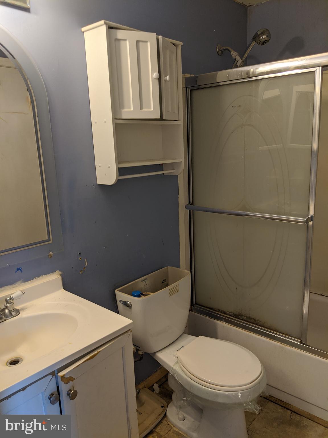 1656 Colonial Way Frederick, MD 21702 - Photo 8 of 18 2nd floor bath