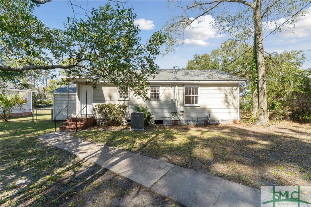 2387 Pinetree Road Savannah, GA 31404 - Photo 4 of 28 Gallery Image 4
