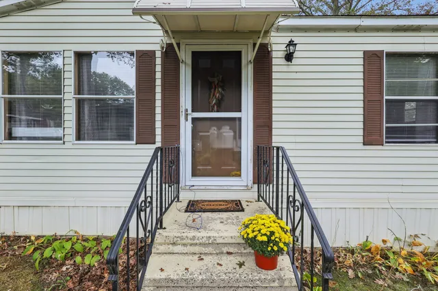 $95,000 | 15 Stonewood Terrace, Vernon, CT 06066