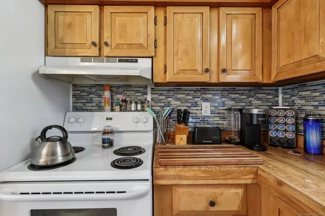 $95,000 | 15 Stonewood Terrace, Vernon, CT 06066